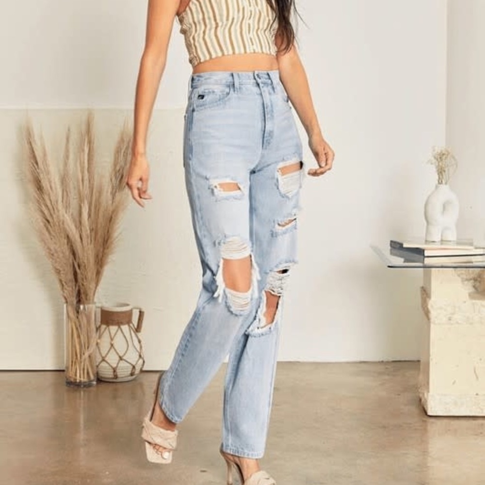 KanCan light wash 90s baggy jeans